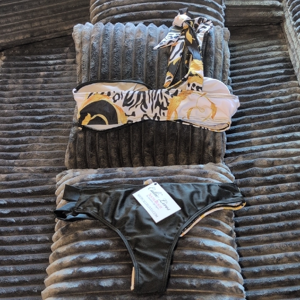 HOT🔥Callie Lives Black and Gold Bikini - Picture 2 of 10
